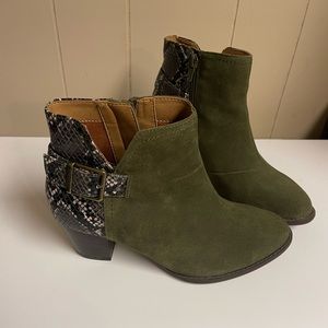 Vionic Snakeskin Olive Green Booties